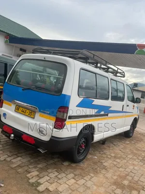 Toyota HiAce 2010 White