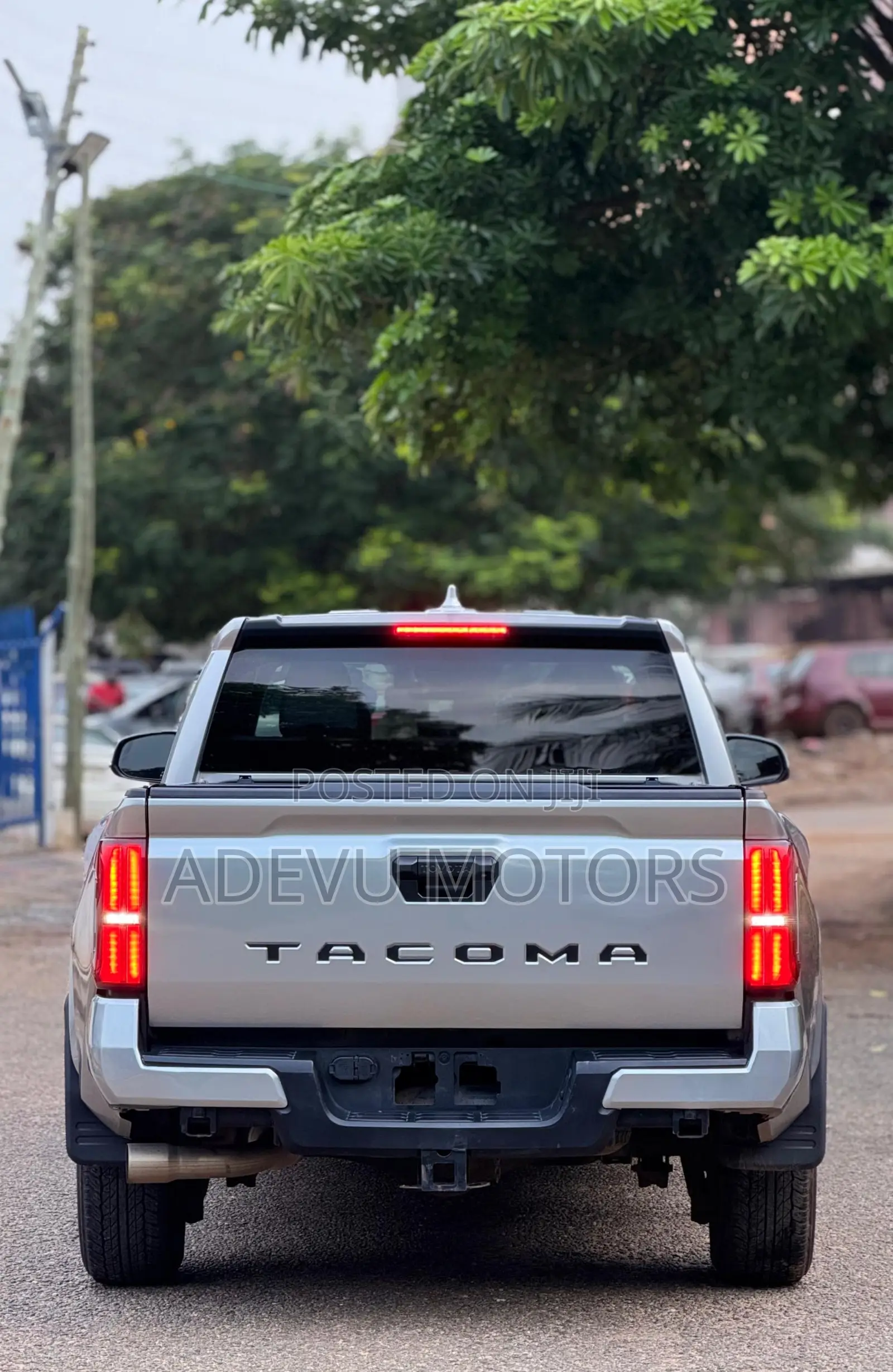 Toyota Tacoma 2024 Silver