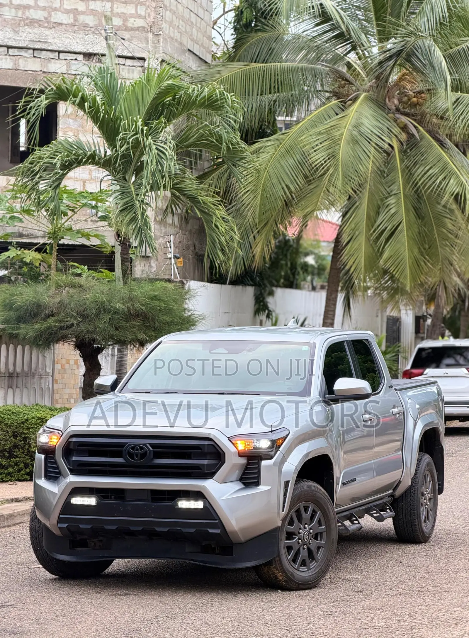 Toyota Tacoma 2024 Silver