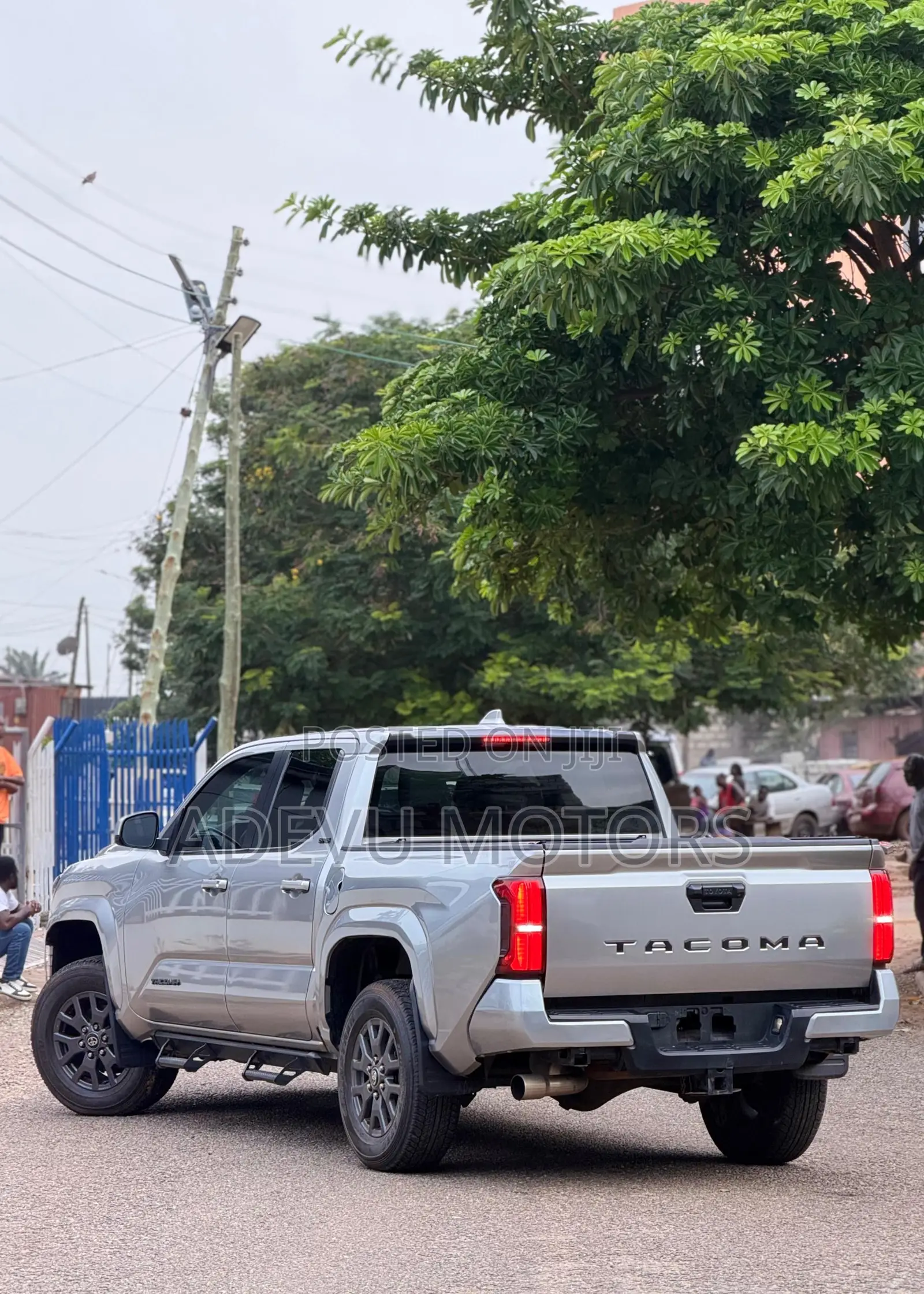 Toyota Tacoma 2024 Silver