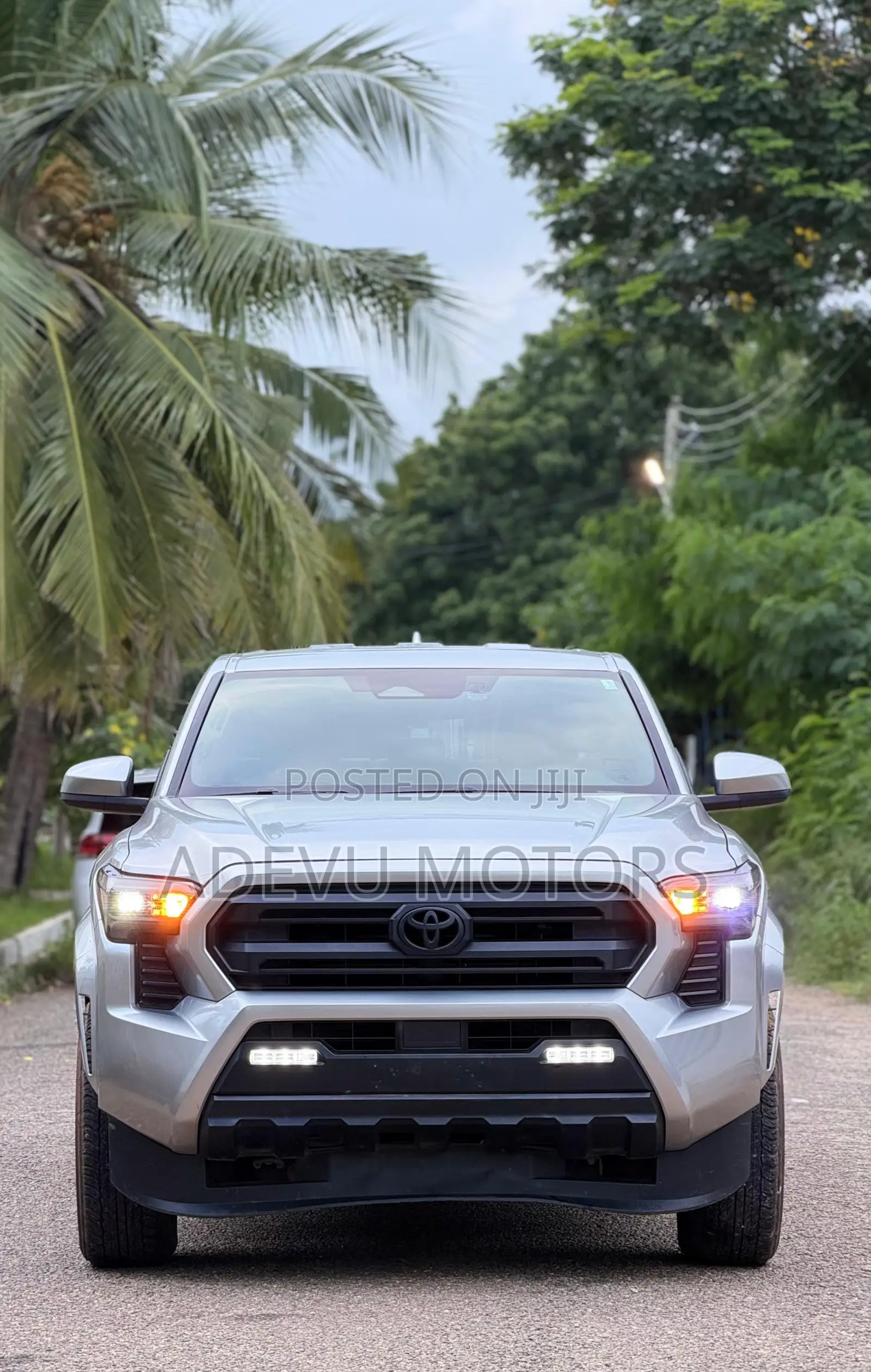 Toyota Tacoma 2024 Silver