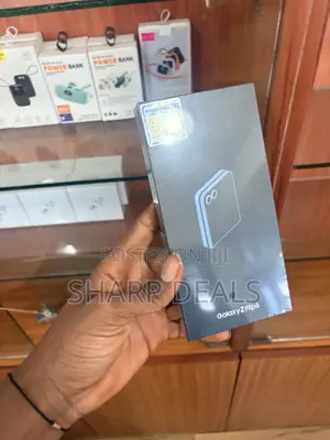 New Samsung Galaxy Z Flip6 256 GB Blue