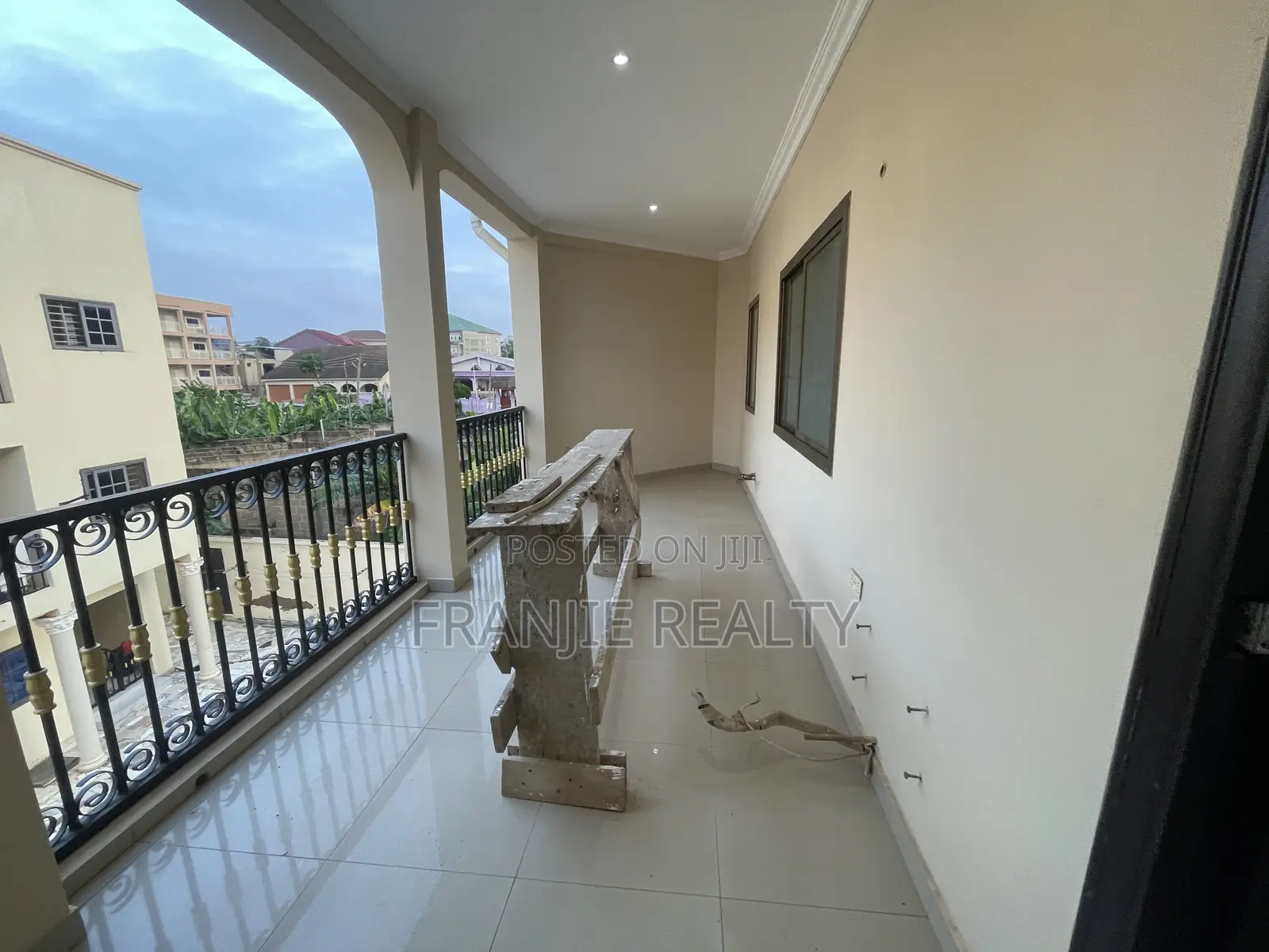3bdrm Apartment in Franjie Realty, West Hills Mall Area for rent