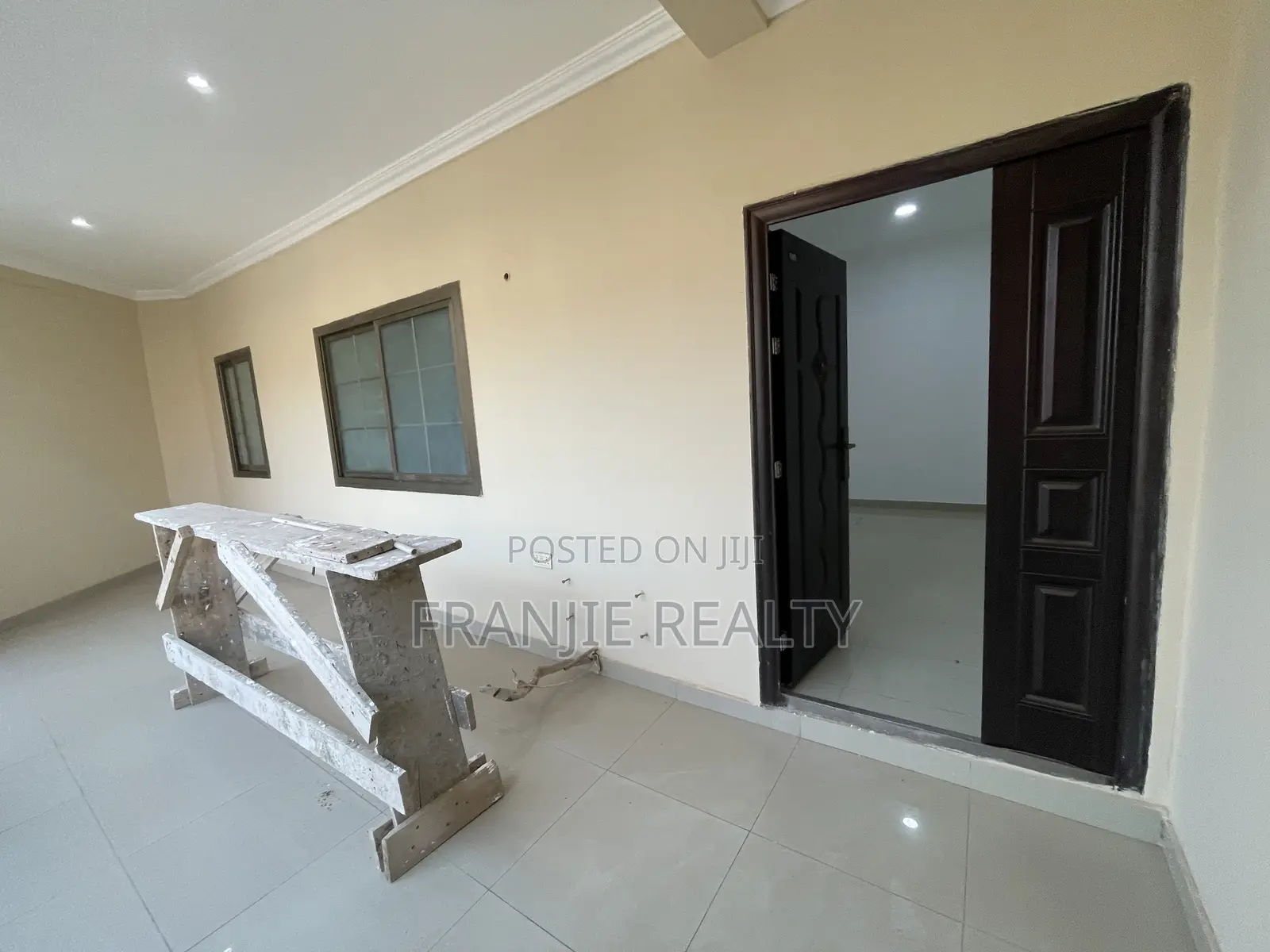 3bdrm Apartment in Franjie Realty, West Hills Mall Area for rent