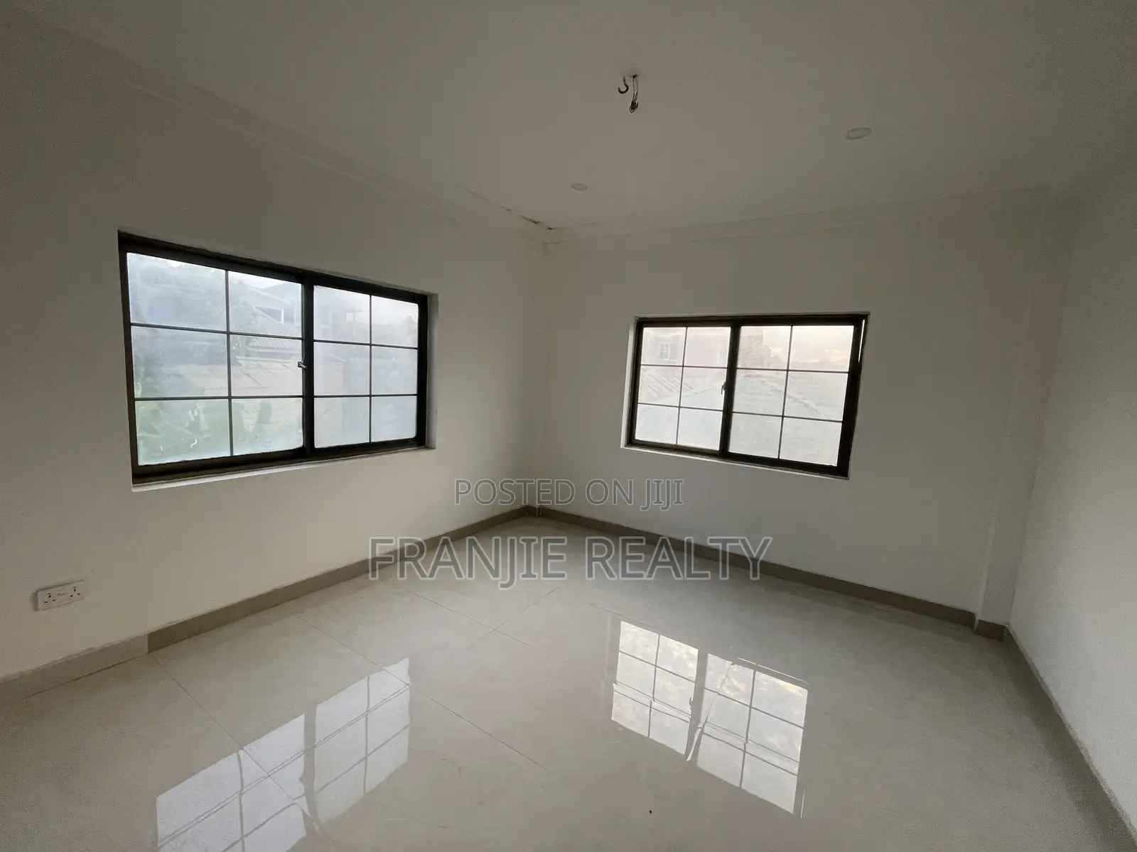 3bdrm Apartment in Franjie Realty, West Hills Mall Area for rent