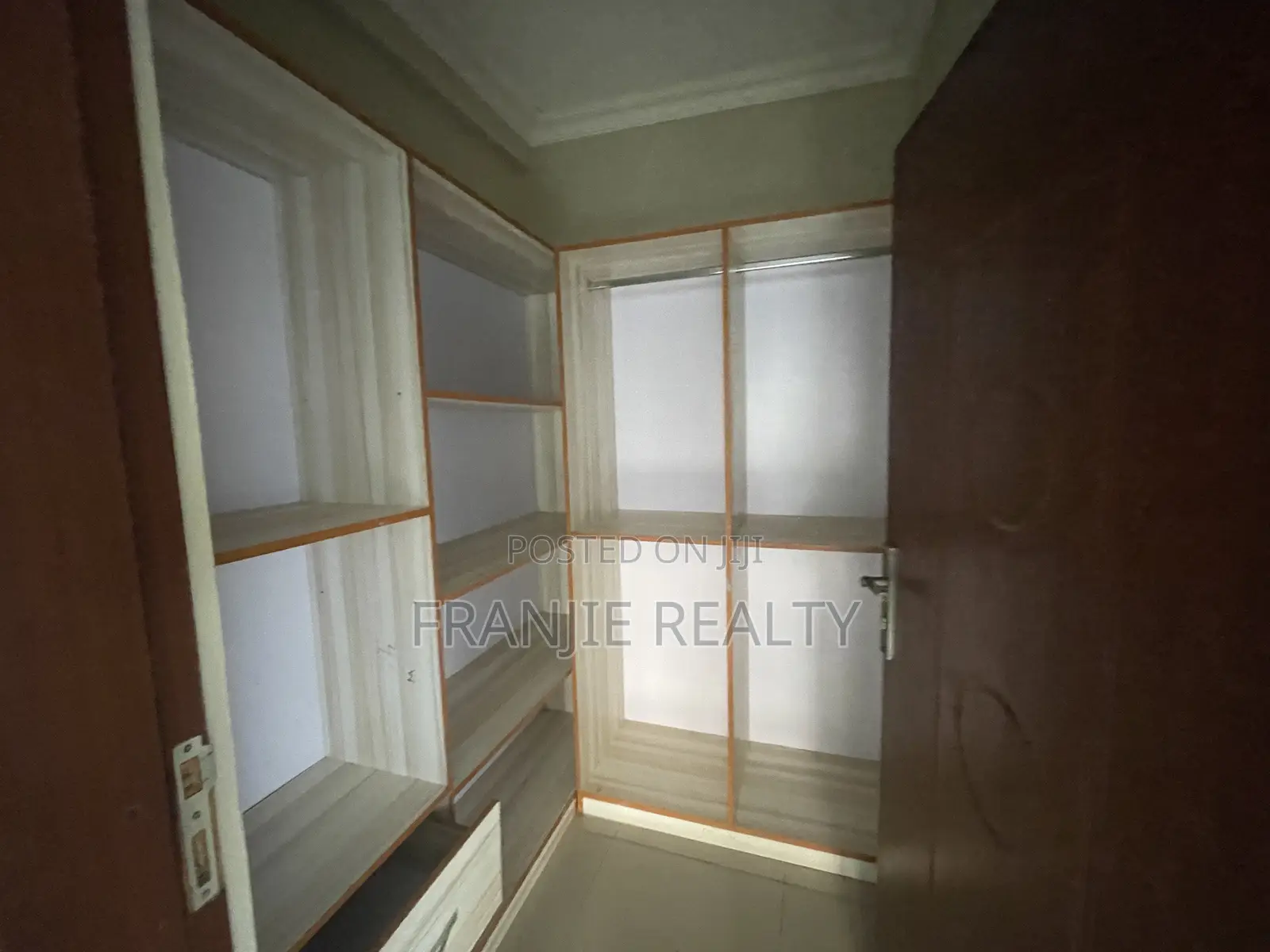 3bdrm Apartment in Franjie Realty, West Hills Mall Area for rent