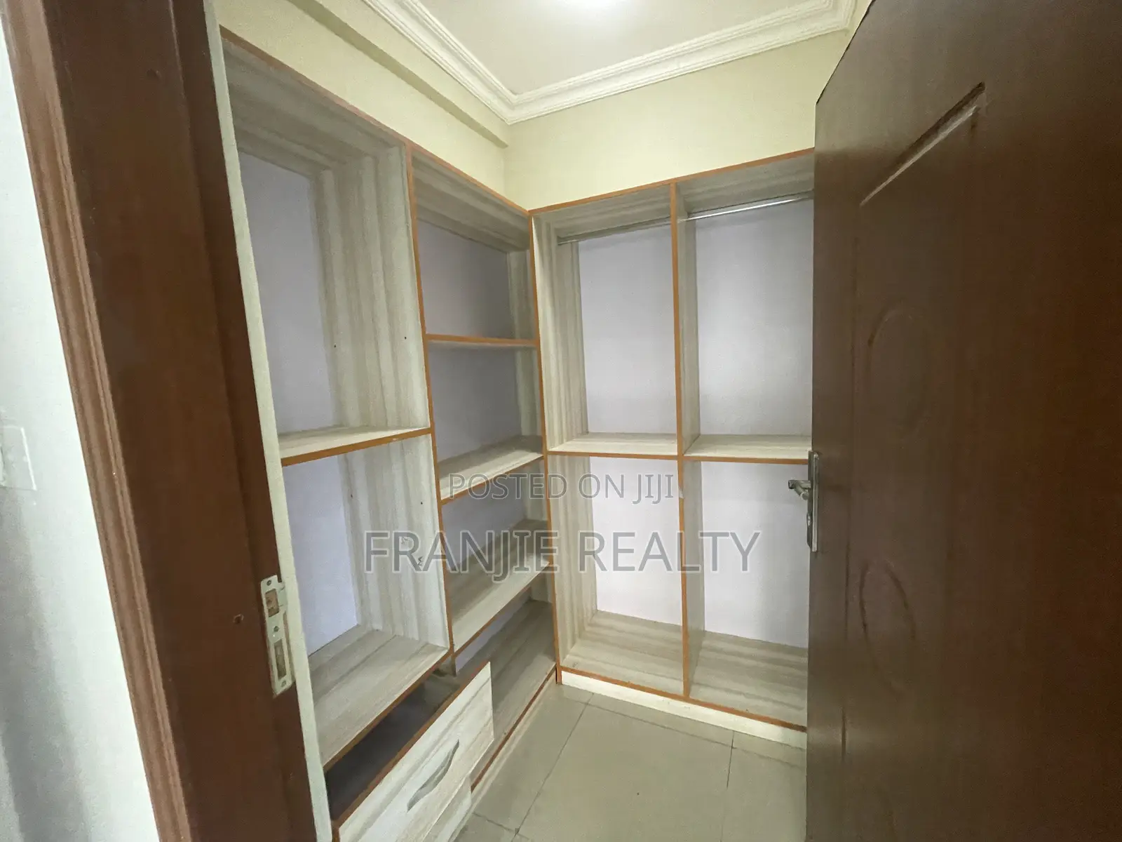 3bdrm Apartment in Franjie Realty, West Hills Mall Area for rent