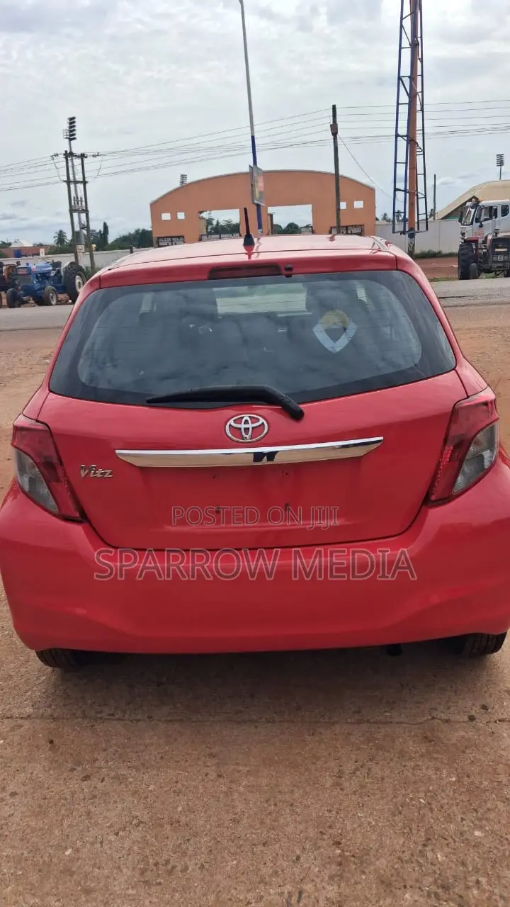 Toyota Vitz 1.3 AWD 5dr 2013 Red