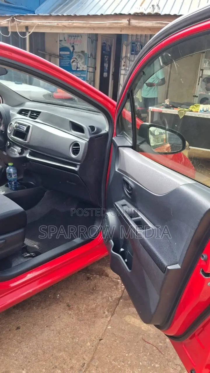 Toyota Vitz 1.3 AWD 5dr 2013 Red