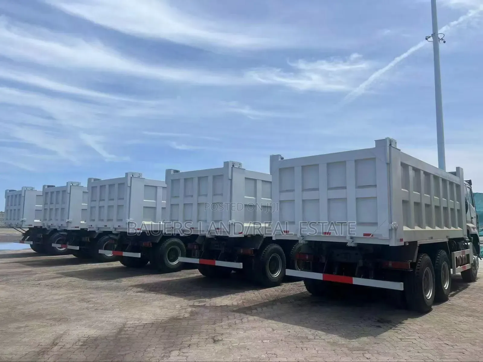 Used Sinotruk Howo Tx 6*4 Trucks