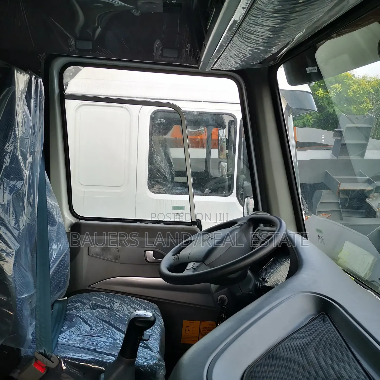 Used Sinotruk Howo Tx 6*4 Trucks