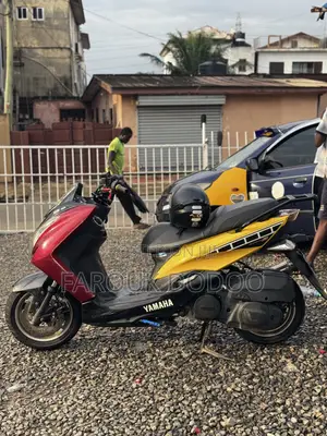Yamaha Majesty 2023