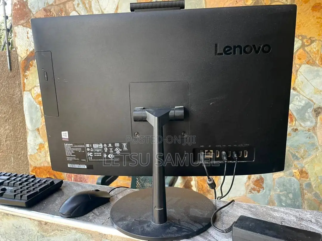 Desktop Computer Lenovo 8GB Intel Core i5 SSD 256GB