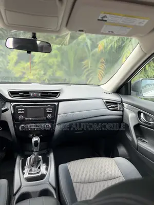 Nissan Rogue S AWD 2017 White