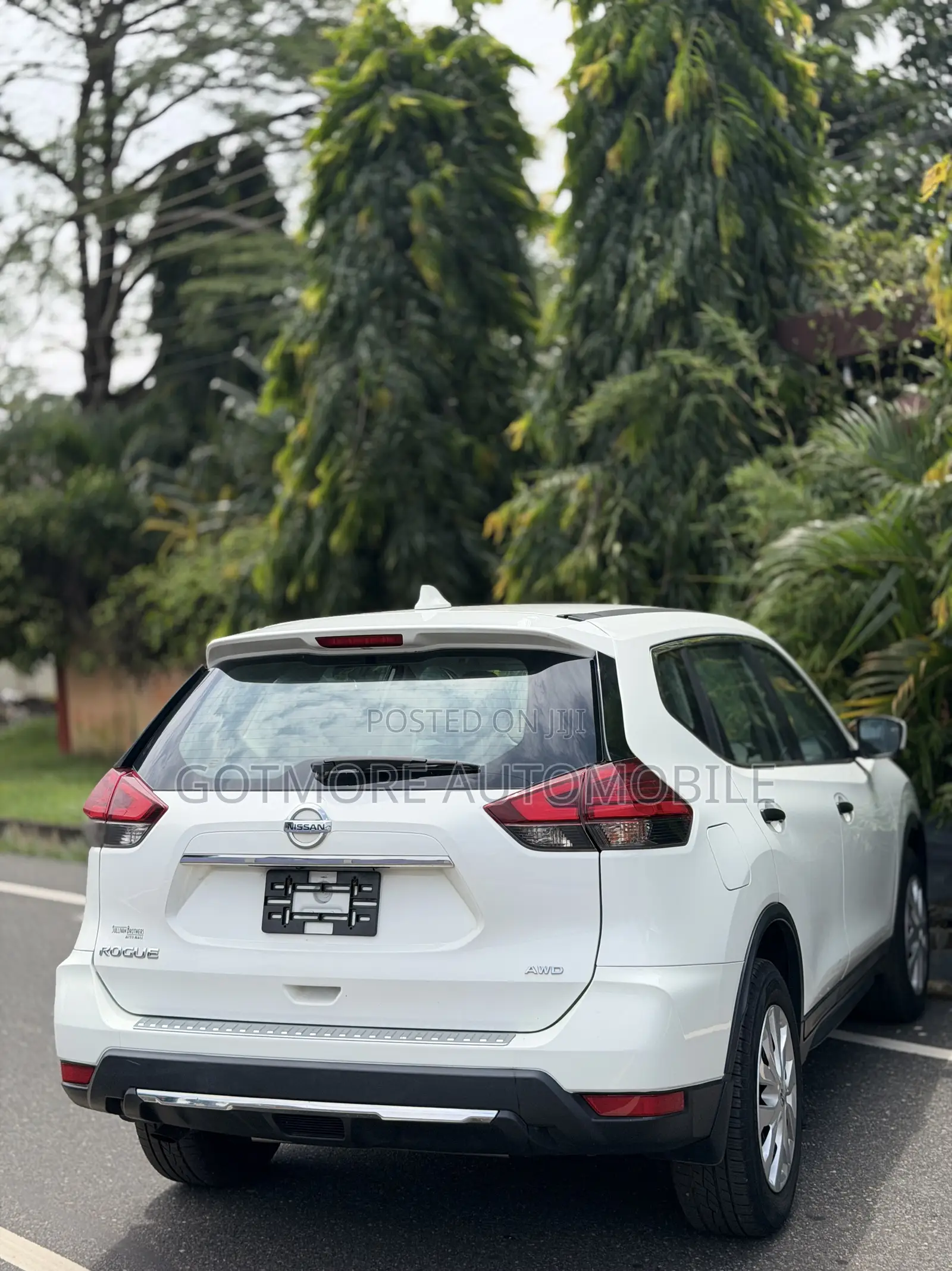 Nissan Rogue S AWD 2017 White