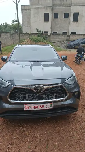 Toyota Highlander XLE 2021 Gray