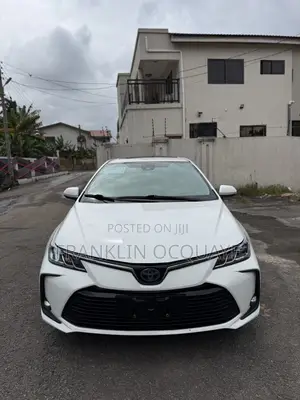 Toyota Corolla 2021 White