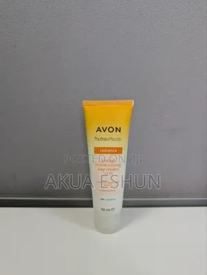 Avon Nutraeffects Radiance Tinted Moisturising Day Cream (Spf 20)
