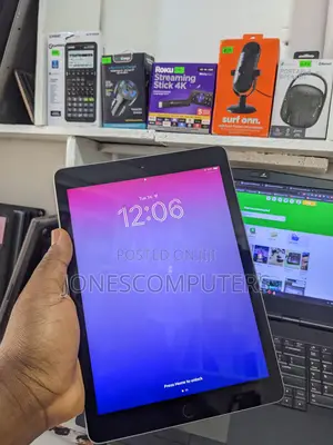 Apple iPad Wi-Fi 32 GB Silver
