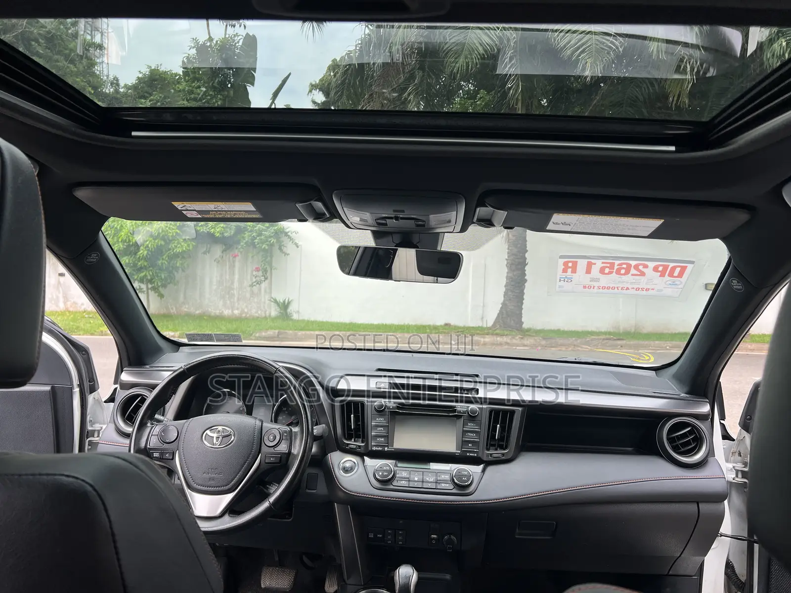Toyota RAV4 XLE 4dr SUV (2.5L 4cyl 6A) 2018 White
