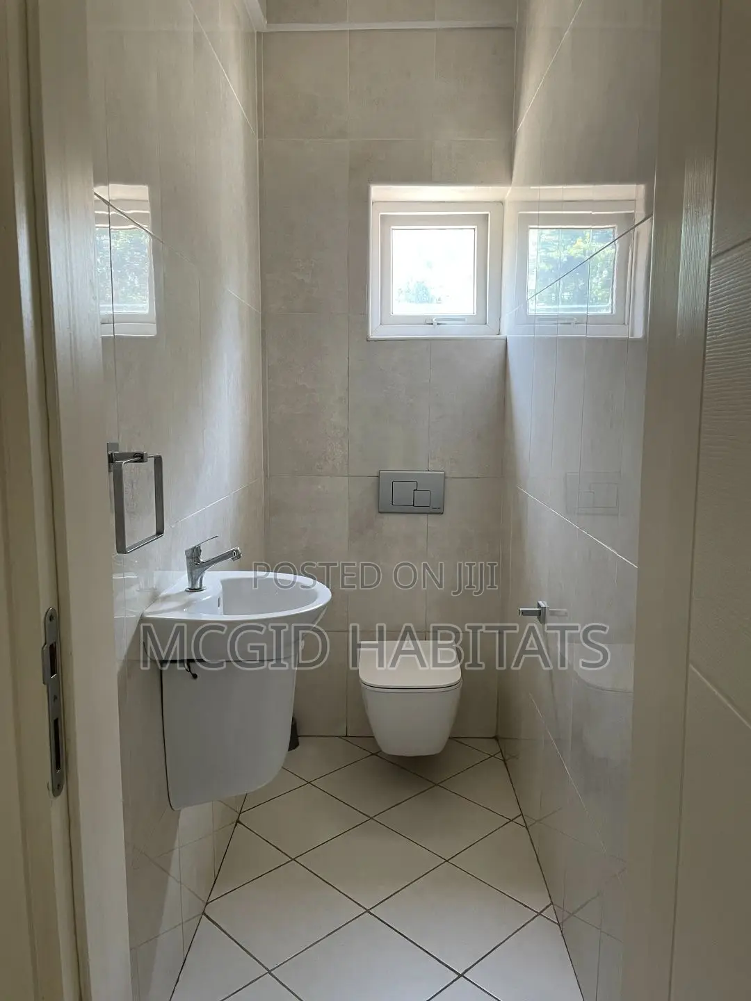 3bdrm Apartment in North Ridge for sale