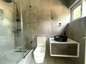 3bdrm Apartment in North Ridge for sale