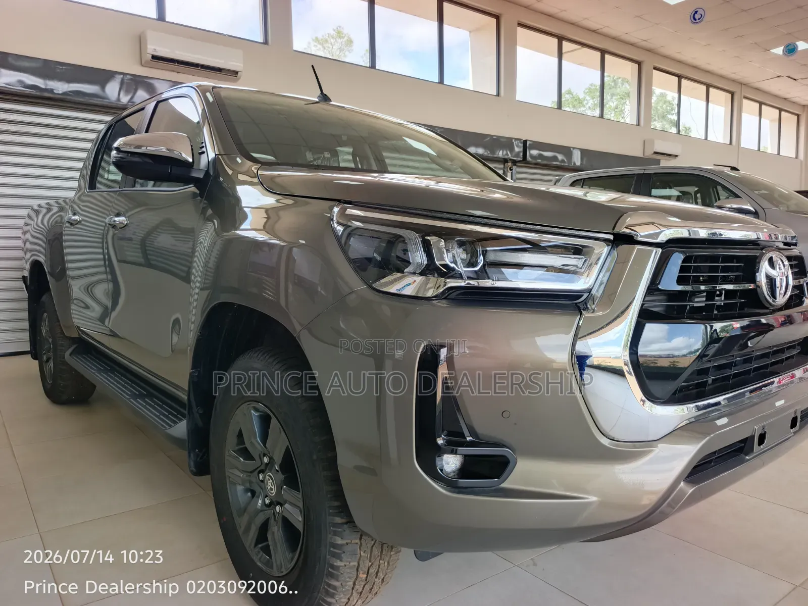 New Toyota Hilux 2025 Gray
