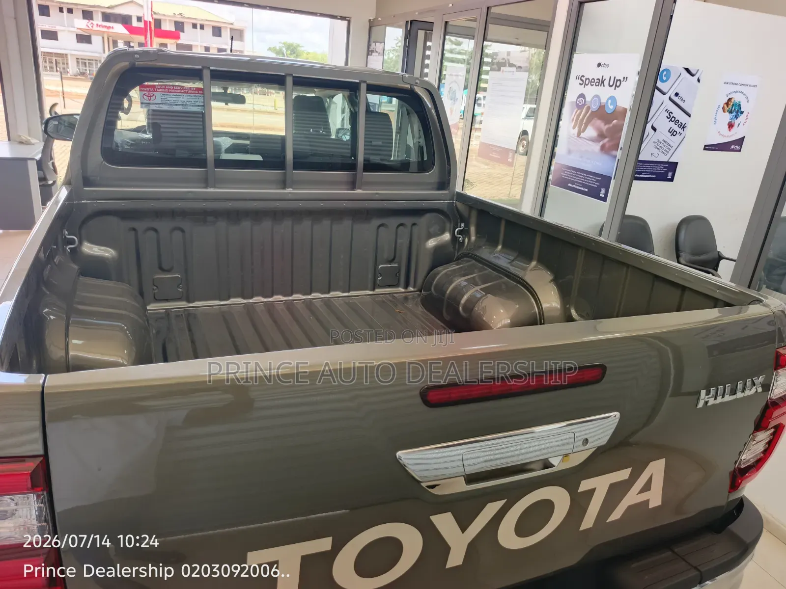 New Toyota Hilux 2025 Gray