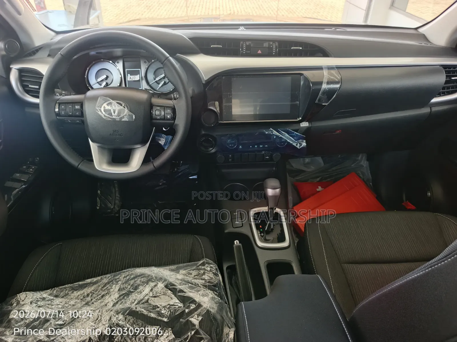 New Toyota Hilux 2025 Gray