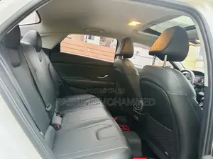 Hyundai Elantra Limited 2023 White