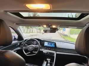 Hyundai Elantra Limited 2023 White