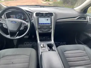 Ford Fusion SE AWD 2020 Gray