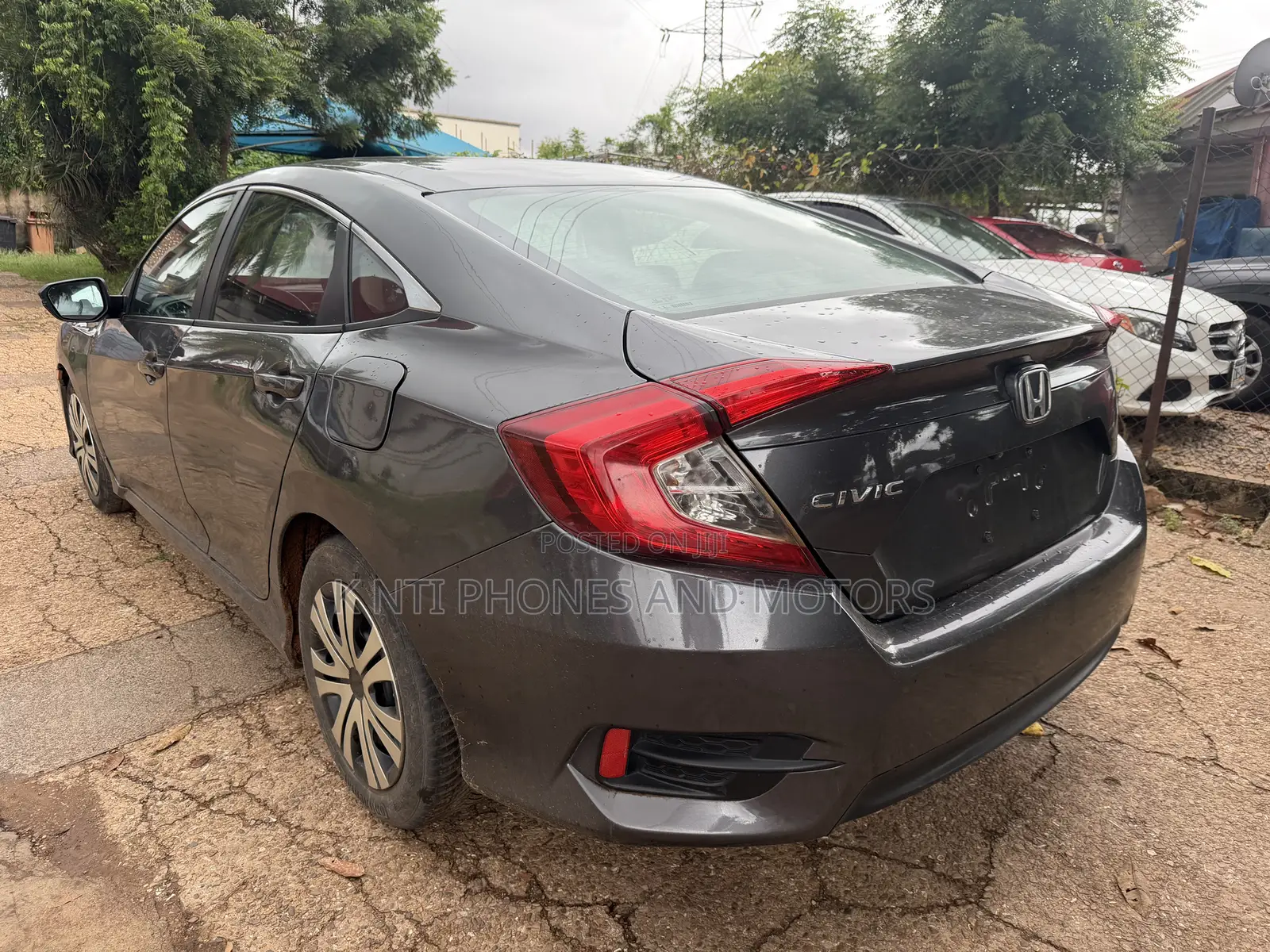 Honda Civic LX 4dr Sedan (2.0L 4cyl) 2017 Gray
