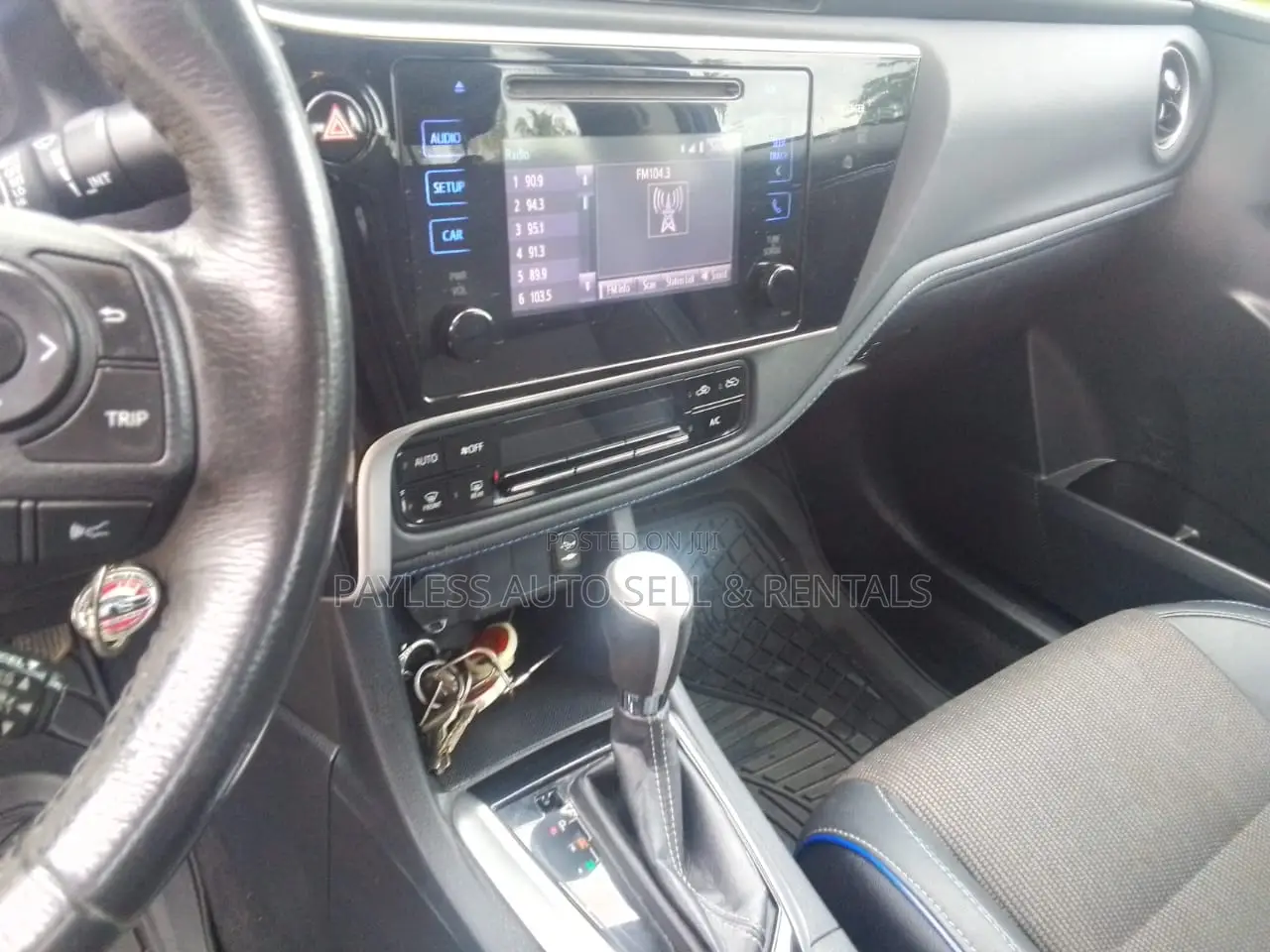 Toyota Corolla SE Special Edition 4dr Sedan (1.8L 4cyl CVT) 2017 Blue
