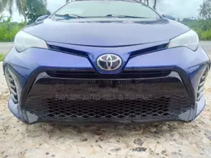 Toyota Corolla SE Special Edition 4dr Sedan (1.8L 4cyl CVT) 2017 Blue