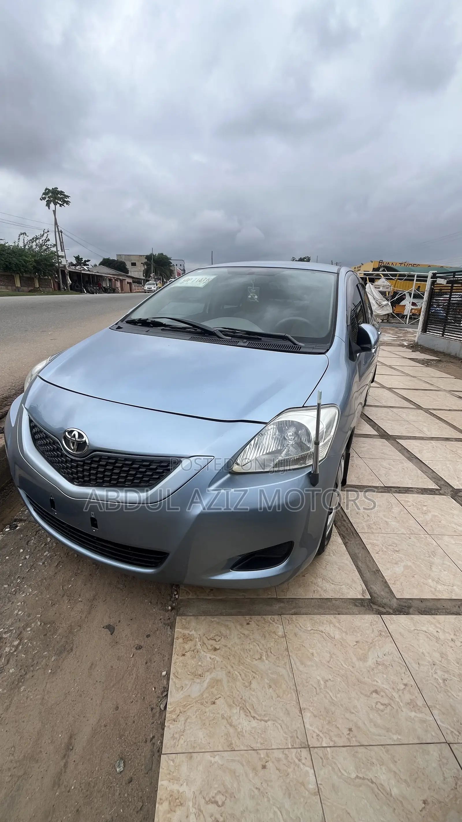 Toyota Yaris 2011 Blue