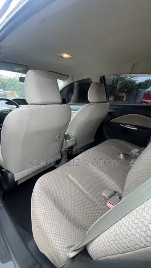 Toyota Yaris 2011 Silver