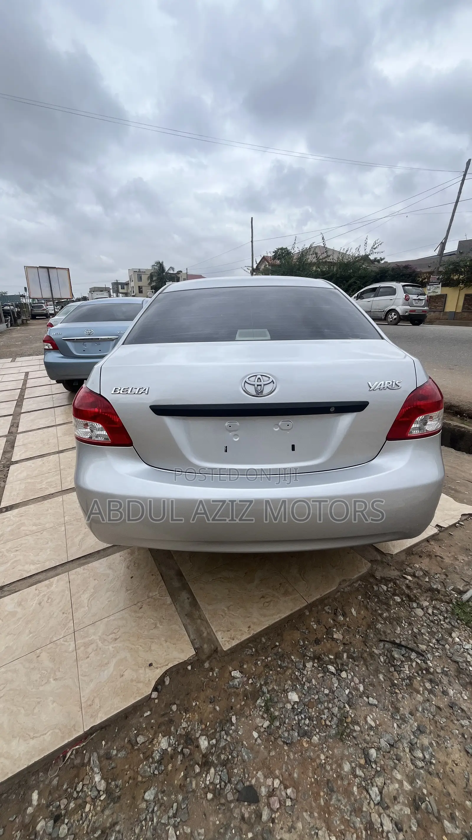 Toyota Yaris 2011 Silver