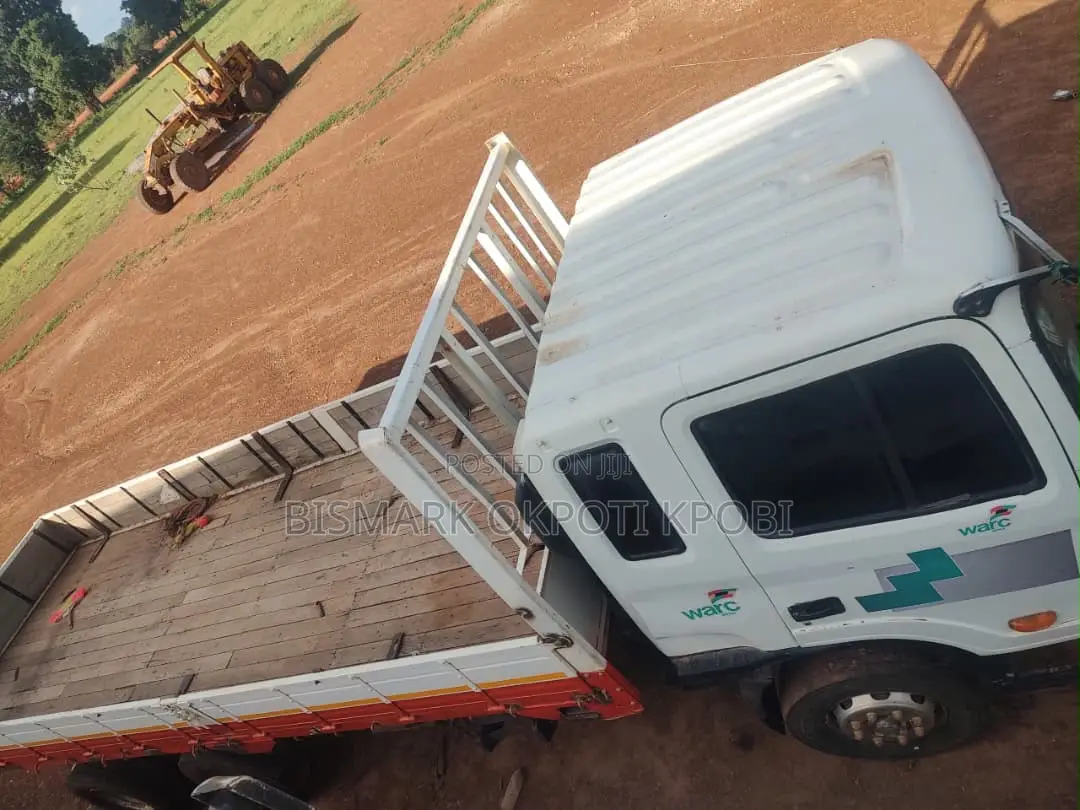 Hyundai Gold HD78 5 Ton Truck 2005 White