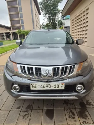 Mitsubishi L200 2018 Gray