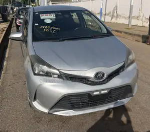 Toyota Vitz 1.0 FWD 5dr 2016 Silver