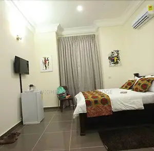 The Highbridge Guest Lodge