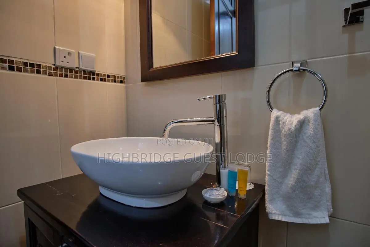 The Highbridge Guest Lodge