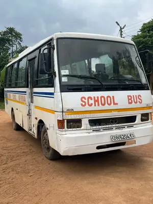 Tata Starbus Ultra Skool 2006 White