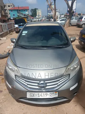Nissan Versa 1.6 SV 4dr Sedan (1.6L 4cyl CVT) 2015 Gray