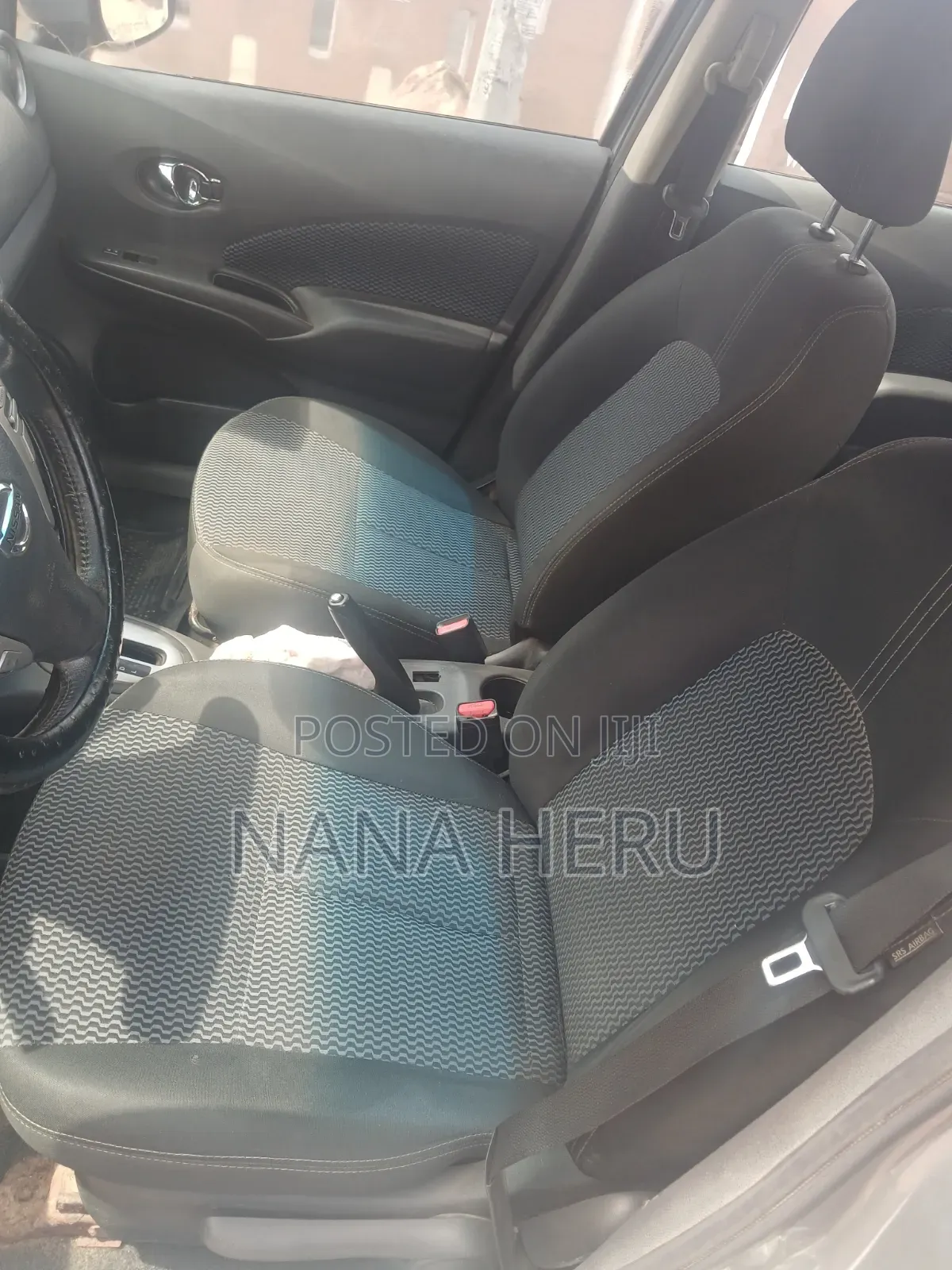 Nissan Versa 1.6 SV 4dr Sedan (1.6L 4cyl CVT) 2015 Gray