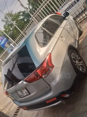 Mitsubishi Outlander 2016 Silver