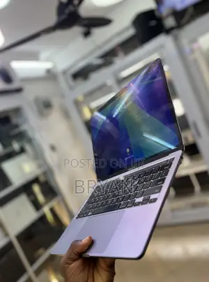Laptop Apple MacBook Pro 2020 M1 8GB Apple M1 Pro SSD 256GB
