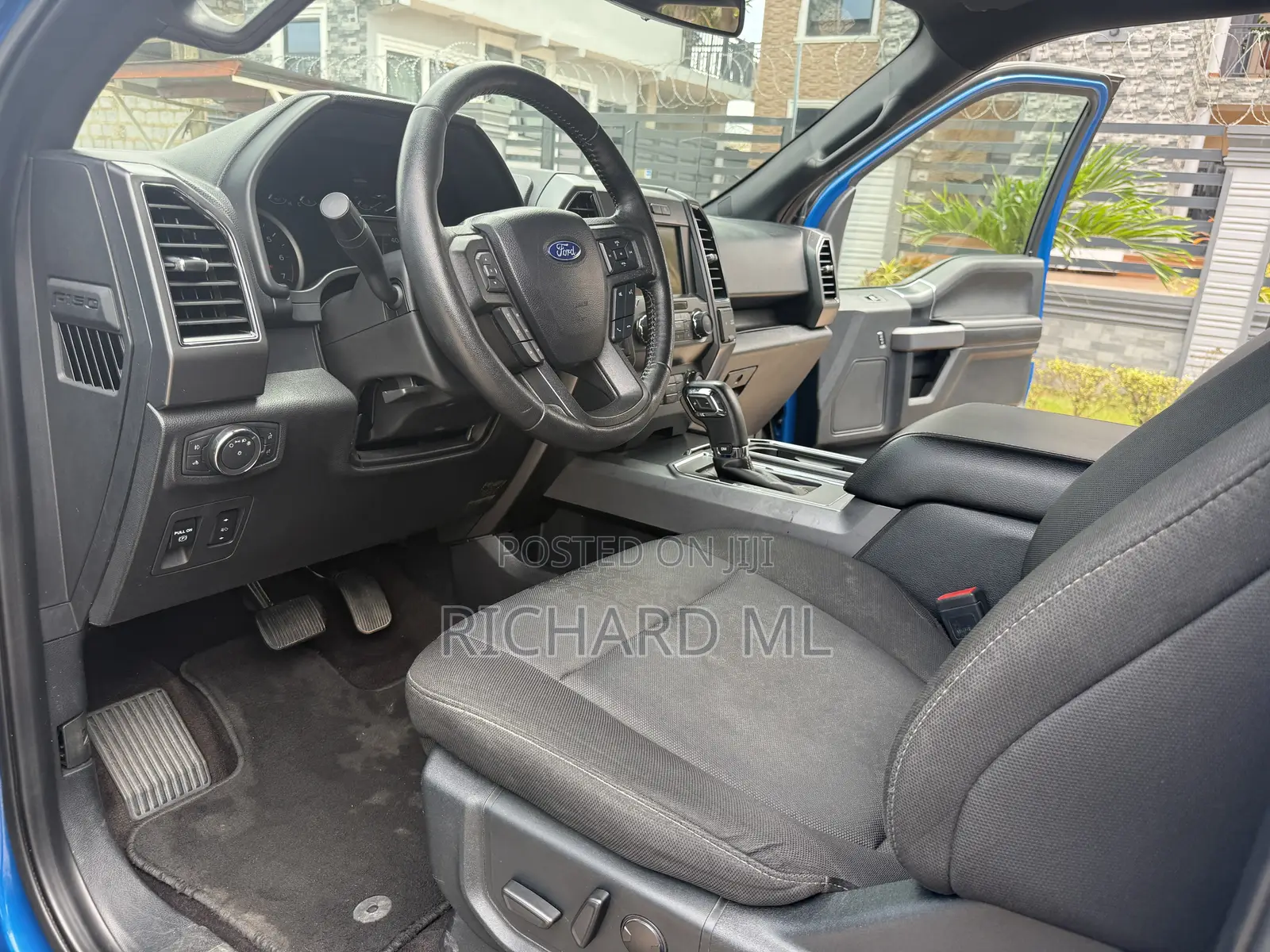 Ford F-150 2020 Blue