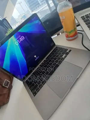 Laptop Apple MacBook Pro 2020 M1 16GB Apple M1 Pro SSD 512GB